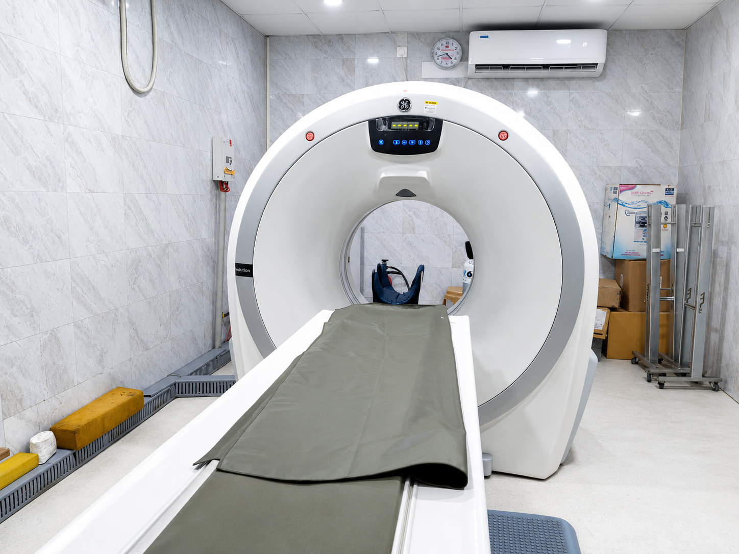 CT scan machine at Kanak MRI CT Scan Centre